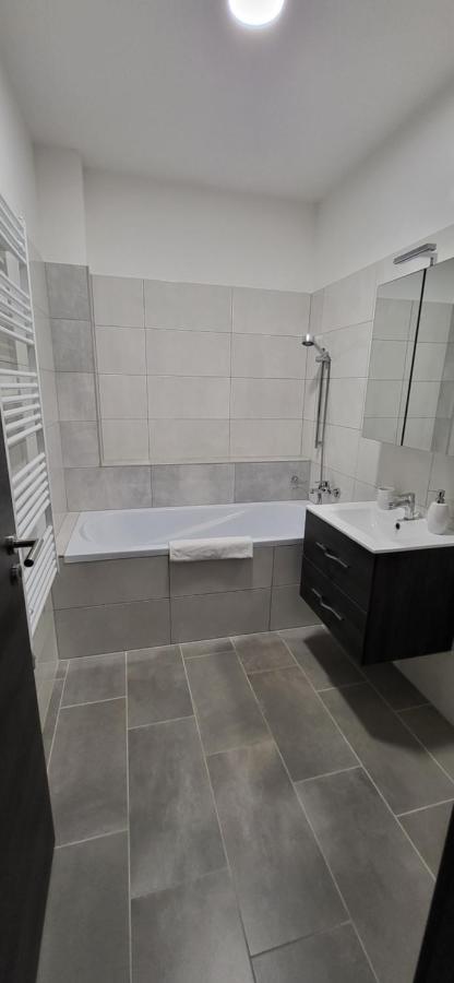 Dotis Apartman タタ エクステリア 写真